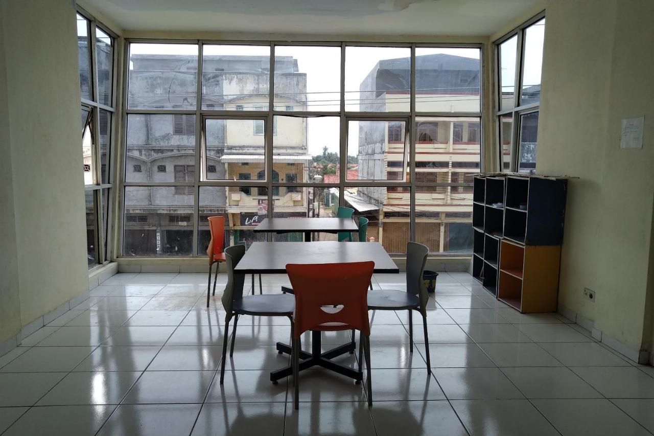 Oyo 3499 J8 Hotel Jambi Exteriér fotografie